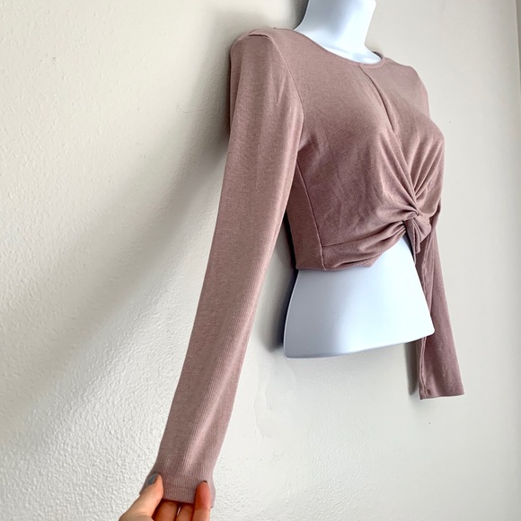 💫FINAL SALE F21 long sleeve ribbed twist front crop top - Picture 4 of 5